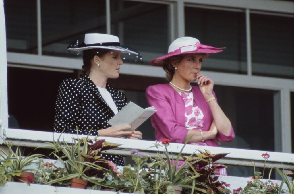 Vì sao Công nương Diana và Sarah Ferguson nghỉ chơi?