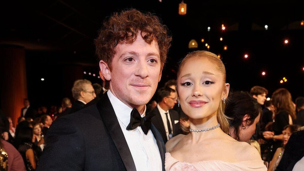 Ariana Grande và Ethan Slater chia tay: Sự thật về album mới Ariana Grande và Ethan Slater chia tay