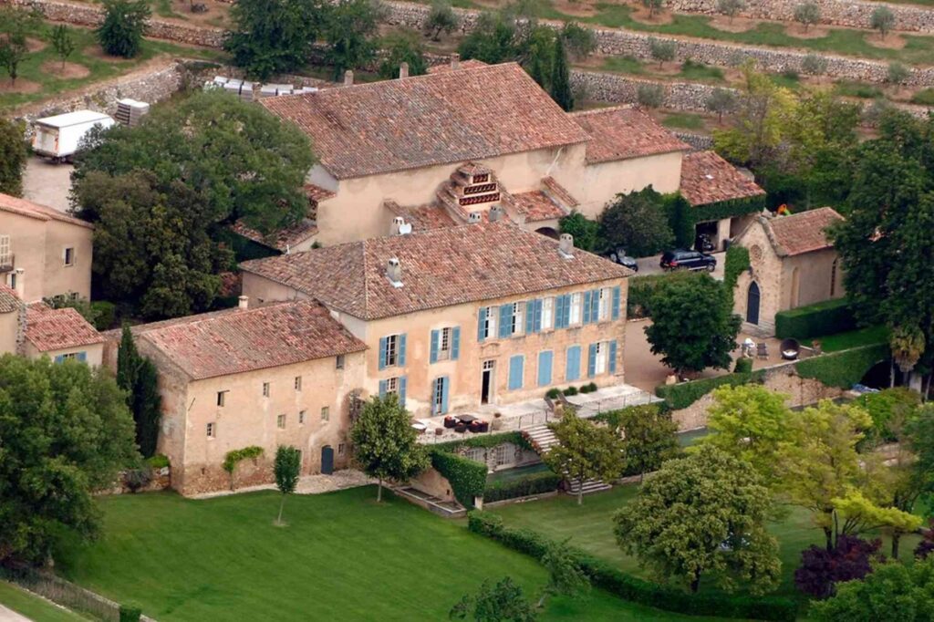 Cuộc chiến tài sản Chateau Miraval