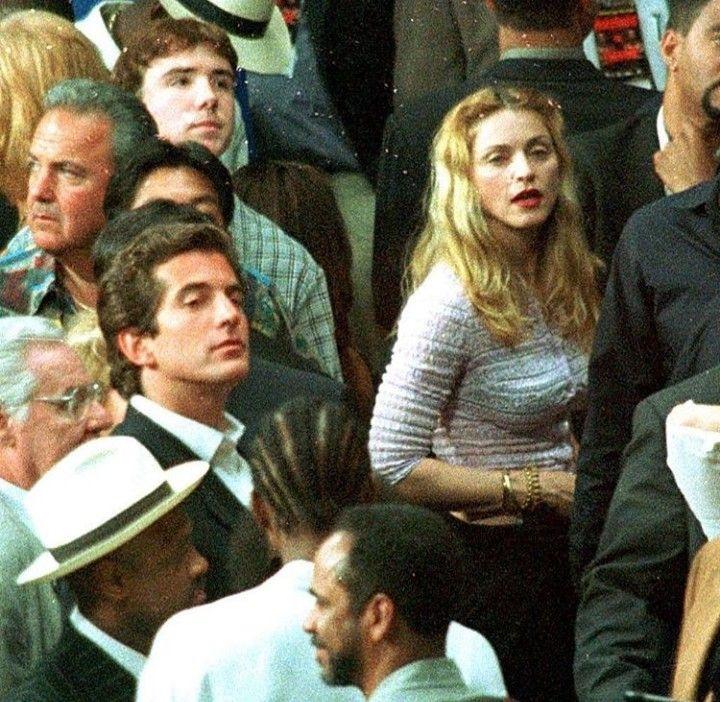 Mối tình bí mật giữa Madonna và John F. Kennedy Jr.
